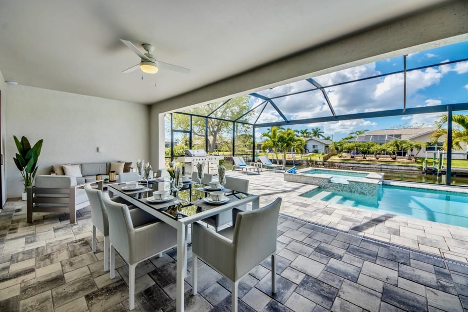 CoralVilla Bright Side - brand new with pool, spa, BBQ grill, boat dock House in Cape Coral