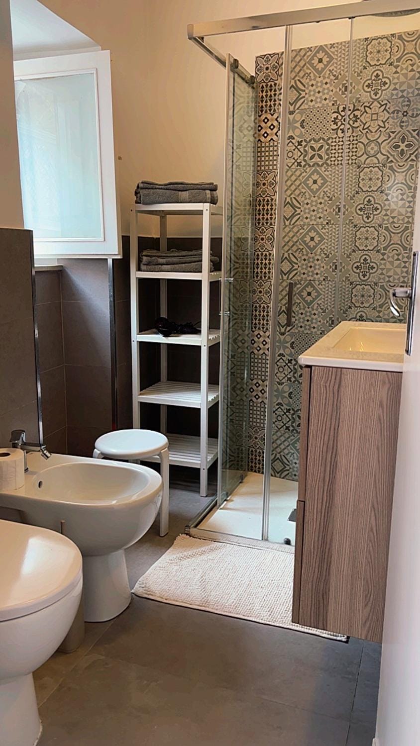 Shower, Toilet, Bathroom