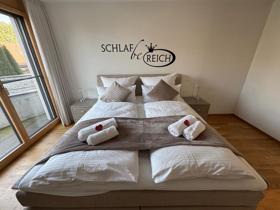 Bed, Balcony/Terrace, Photo of the whole room, Bedroom