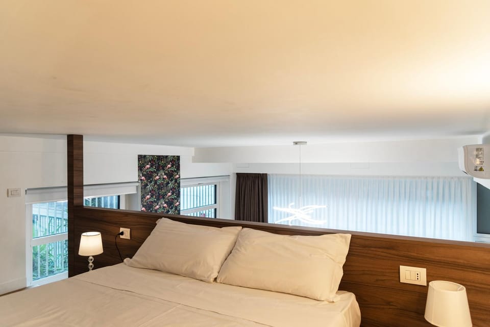 Youhosty - Porta Venezia Design Suite Apartment in Milan