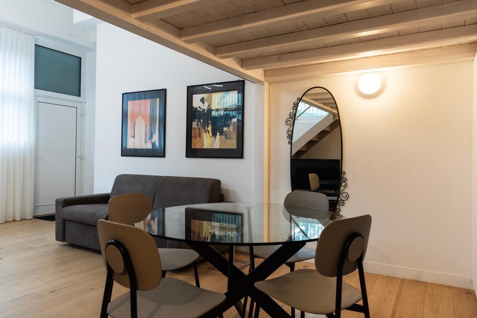 Youhosty - Porta Venezia Design Suite Apartment in Milan