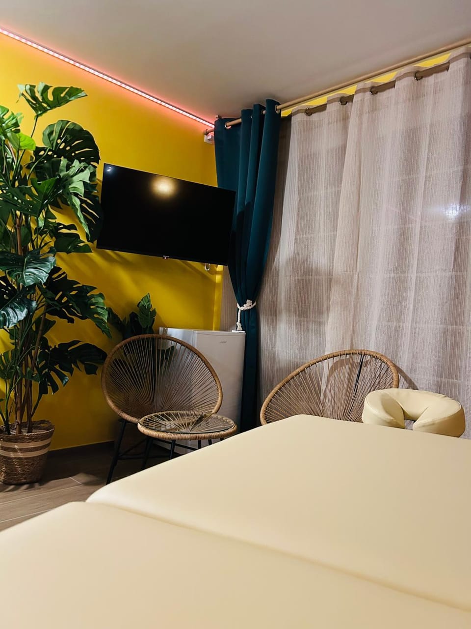 Le Bovary Hotel Suite Safari Hotel in Wallonia, Belgium