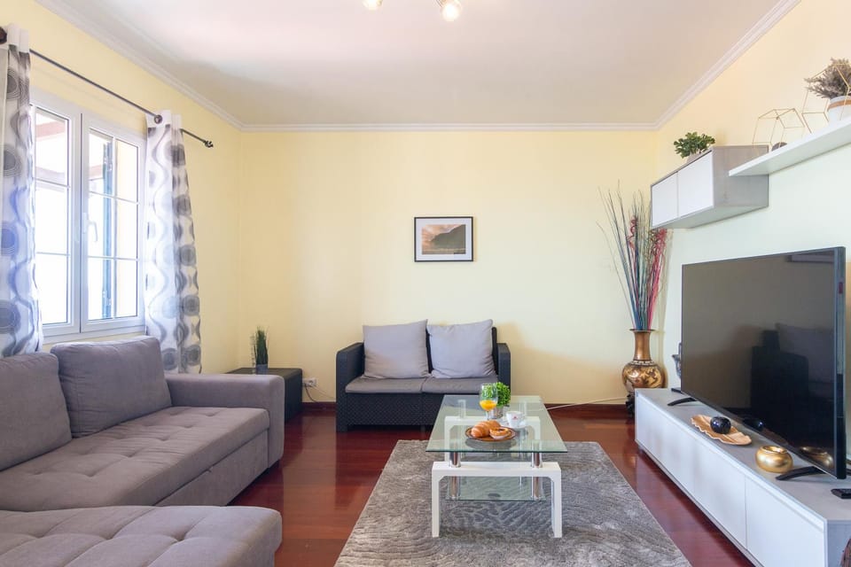 Communal lounge/ TV room, TV and multimedia, Living room, Seating area
