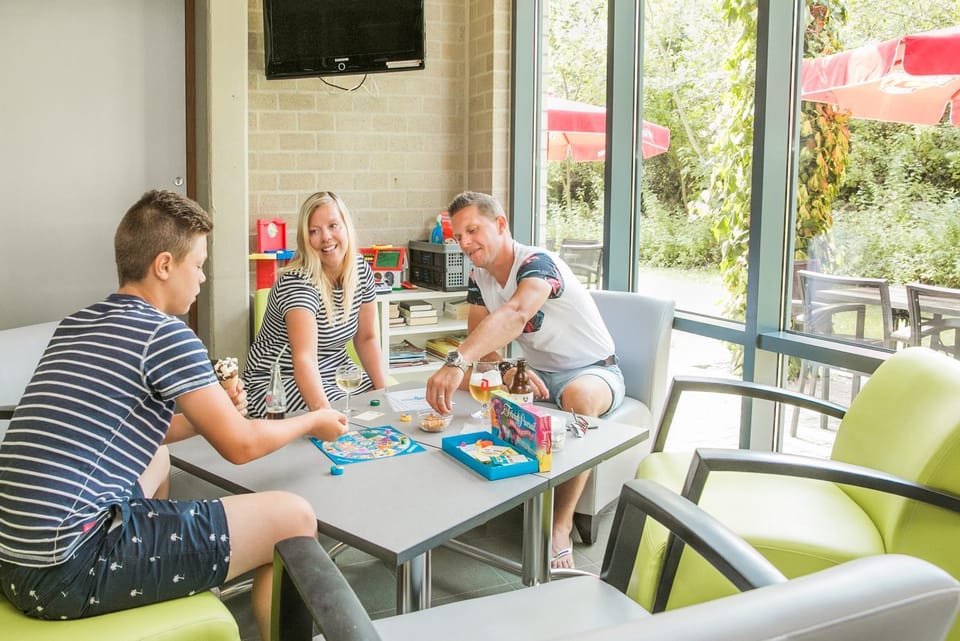 Communal lounge/ TV room, Lounge or bar, Family