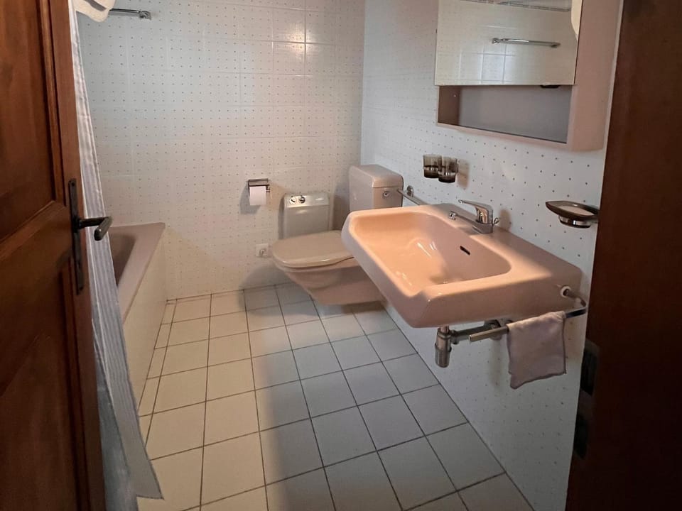 Bathroom, Bath