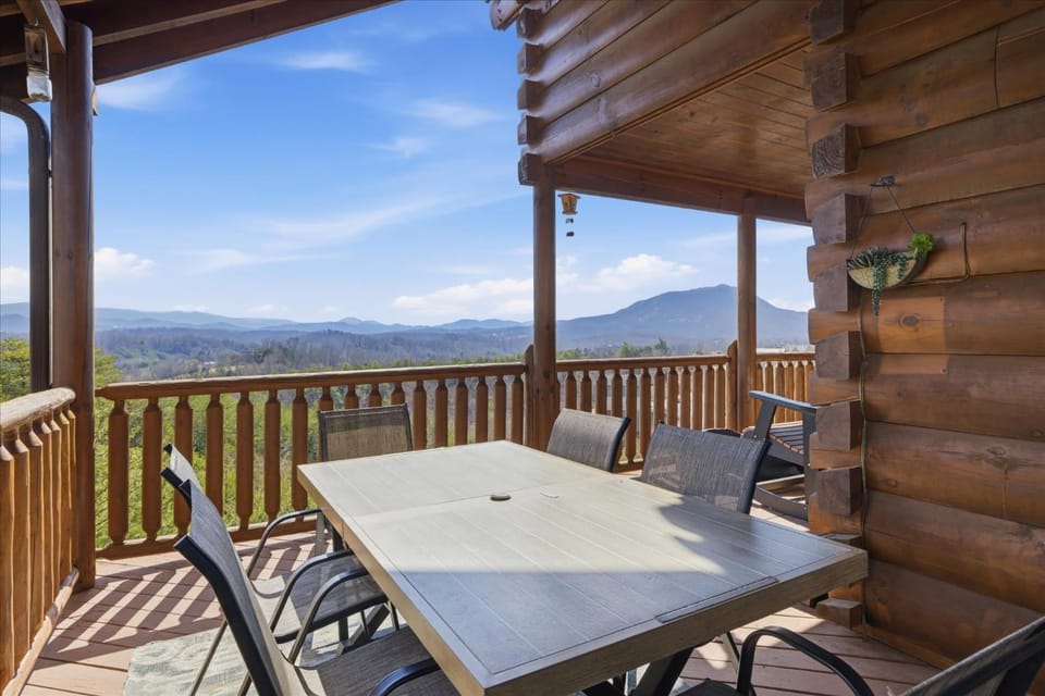 Smoky Mountain Bliss by Beyond Expectations House in Sevierville