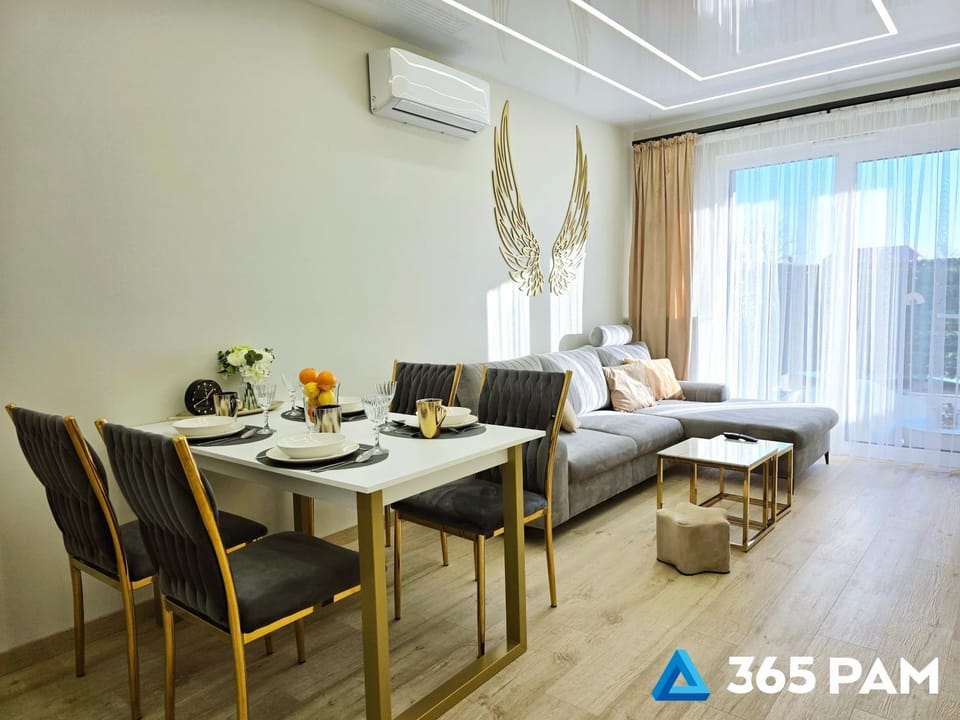 Living room, Seating area, Dining area, air conditioner