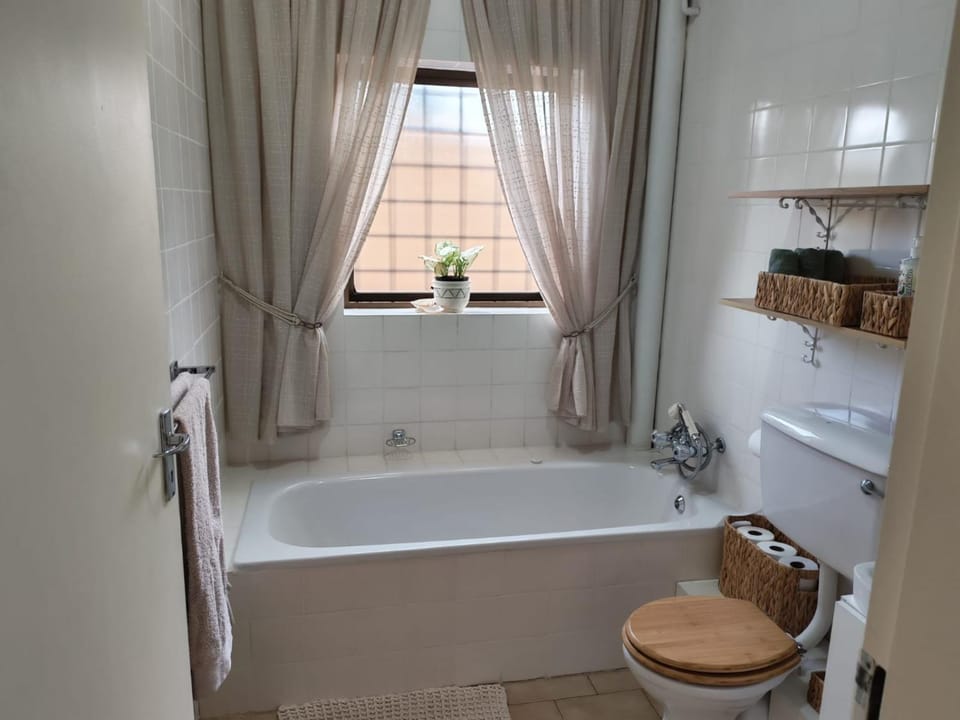 Olivelli Self-Catering Apartment in Johannesburg
