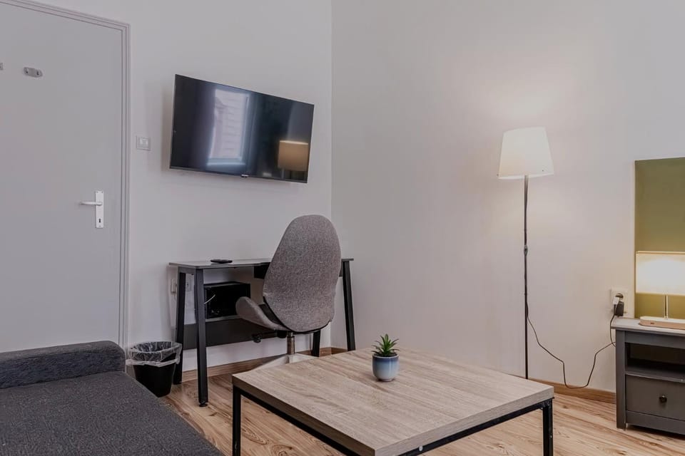 TV and multimedia, Seating area