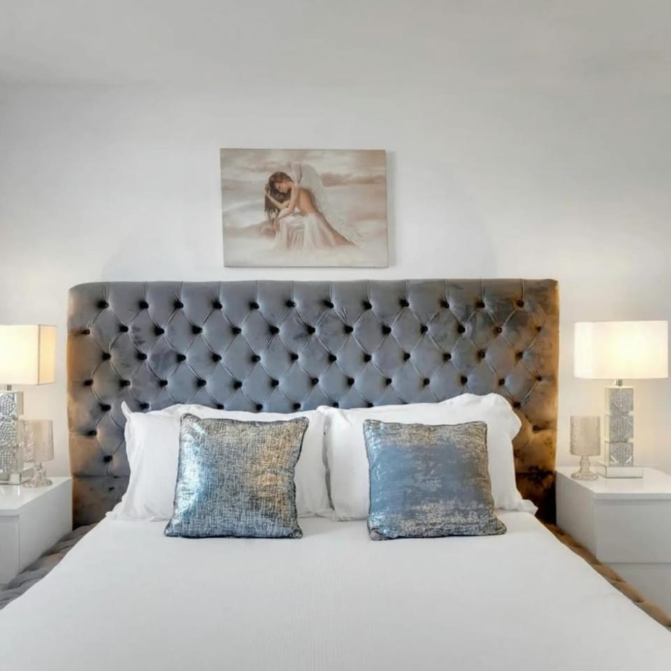Unique Luxury 2 bedroom near O2 Arena ExCel Canary Wharf, Free parking cozy Apartment Apartment in London