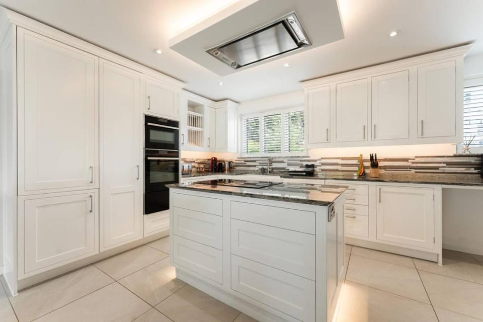 Luxury Waterfront Home Near Sandbanks House in Poole