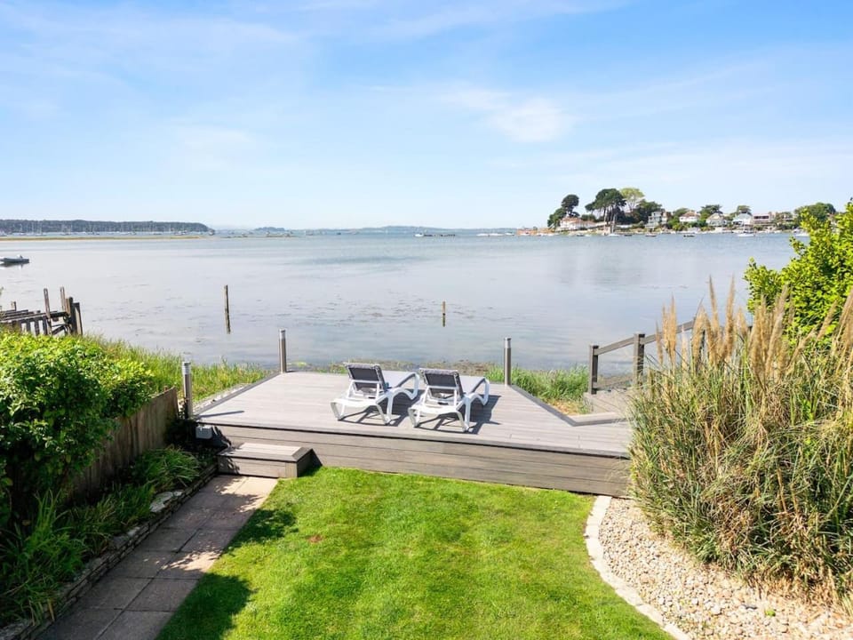 Luxury Waterfront Home Near Sandbanks House in Poole