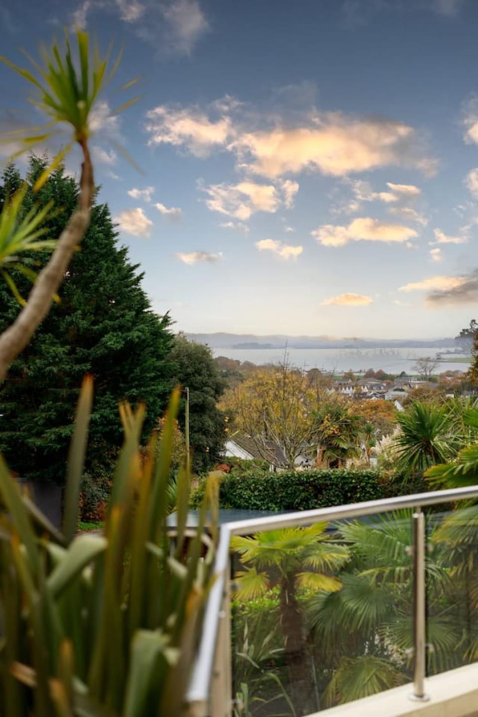Stunning Home With Harbour Views In Poole House in Poole