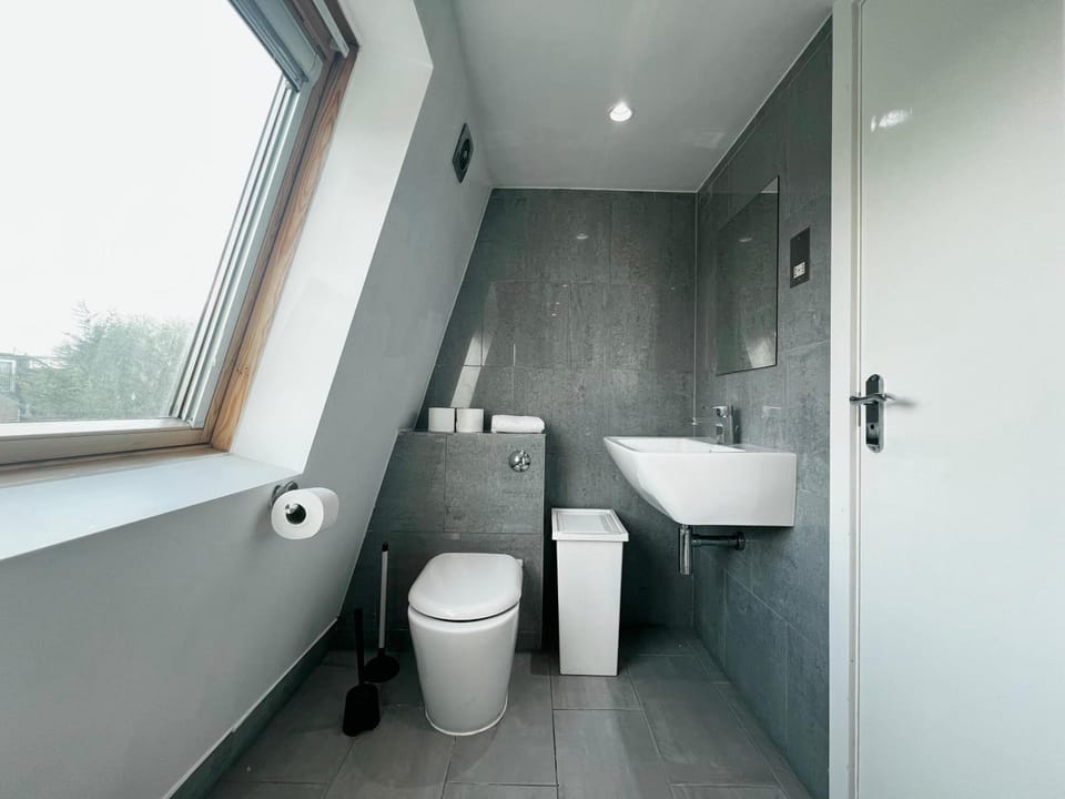 Toilet, Bathroom