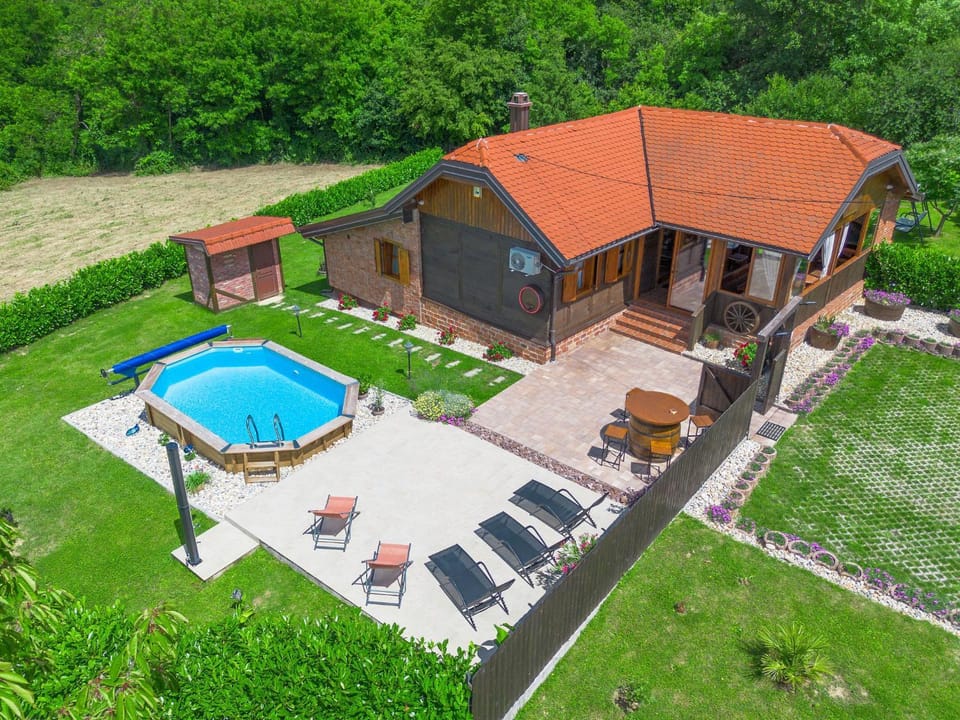 Property building, Day, Summer, Swimming pool, Parking, sunbed