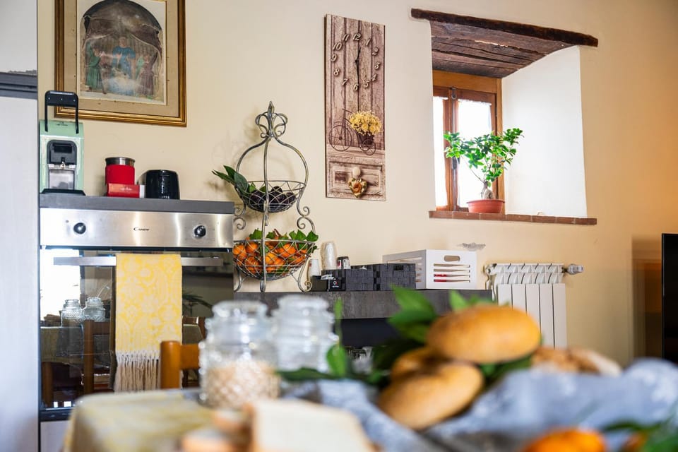 Kitchen or kitchenette, Breakfast
