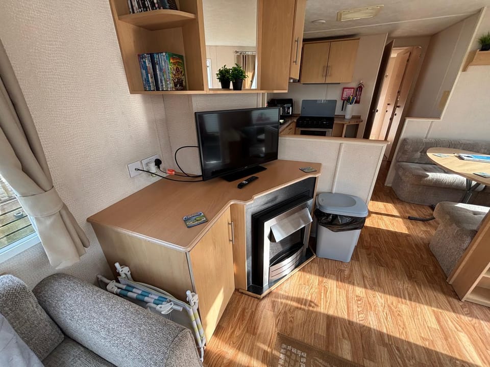 Family 3 Bedroom Caravan at Clarach Bay House in Tirymynach