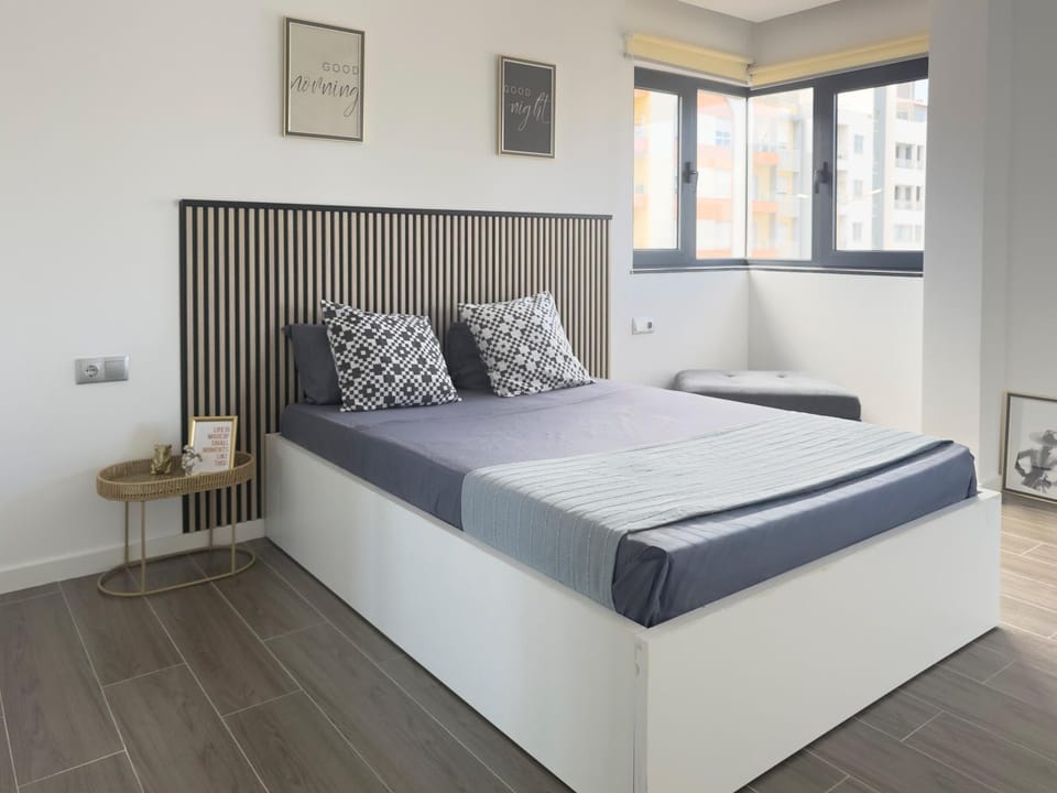 Modern 2-bdr apt with rooftop pool - LCGR Apartment in Praia