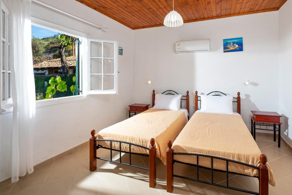 Olga Apartments - 5 minutes away from the beach Apartment in Corfu, Greece