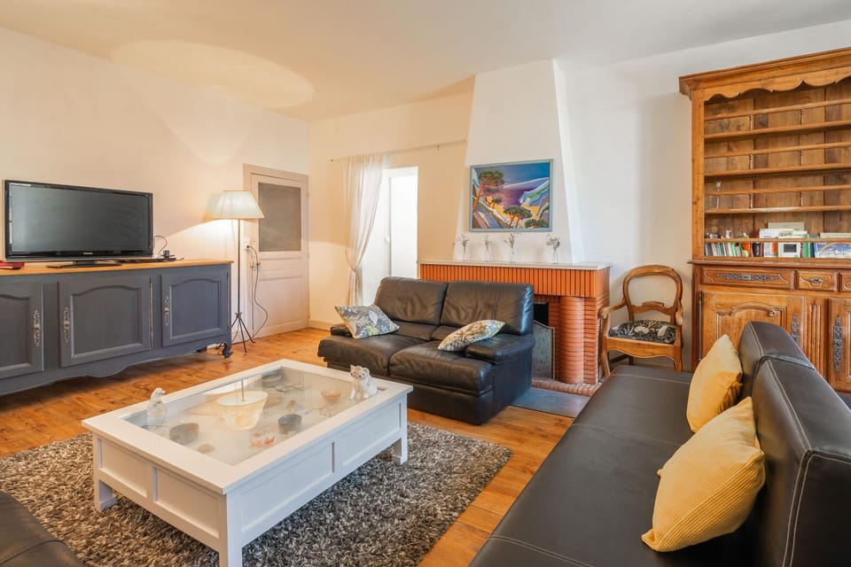 Property building, Living room