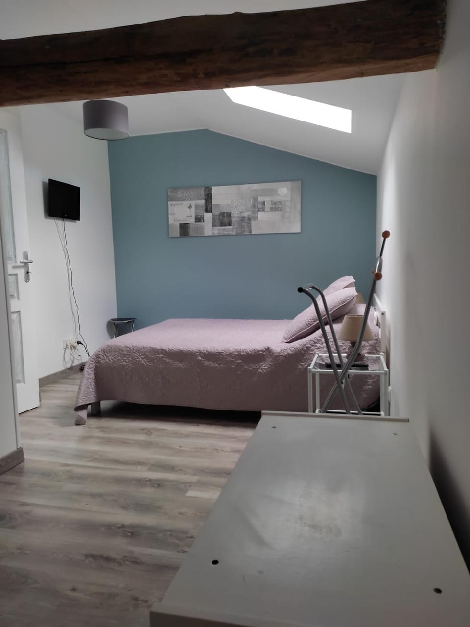Property building, Living room, Bedroom