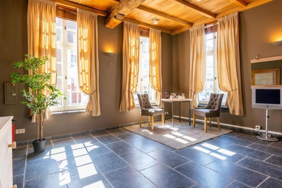 Historic Comfort & place in Charming Damme Apartment in Bruges