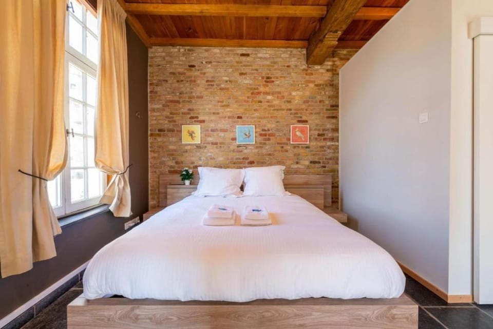 Historic Comfort & place in Charming Damme Apartment in Bruges
