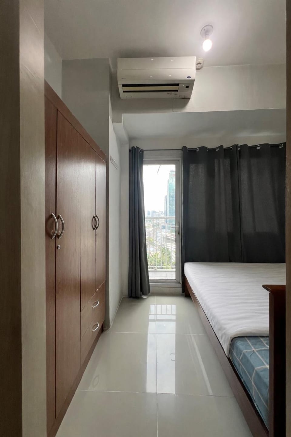 Bed, Bedroom, air conditioner