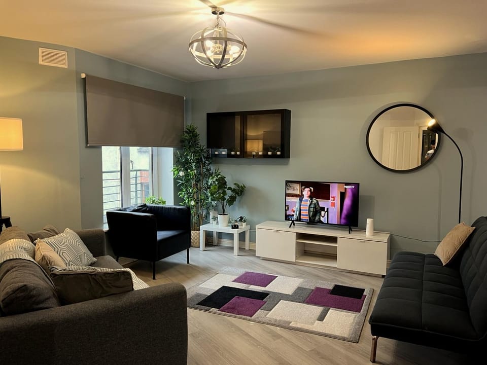Communal lounge/ TV room, Living room, Seating area