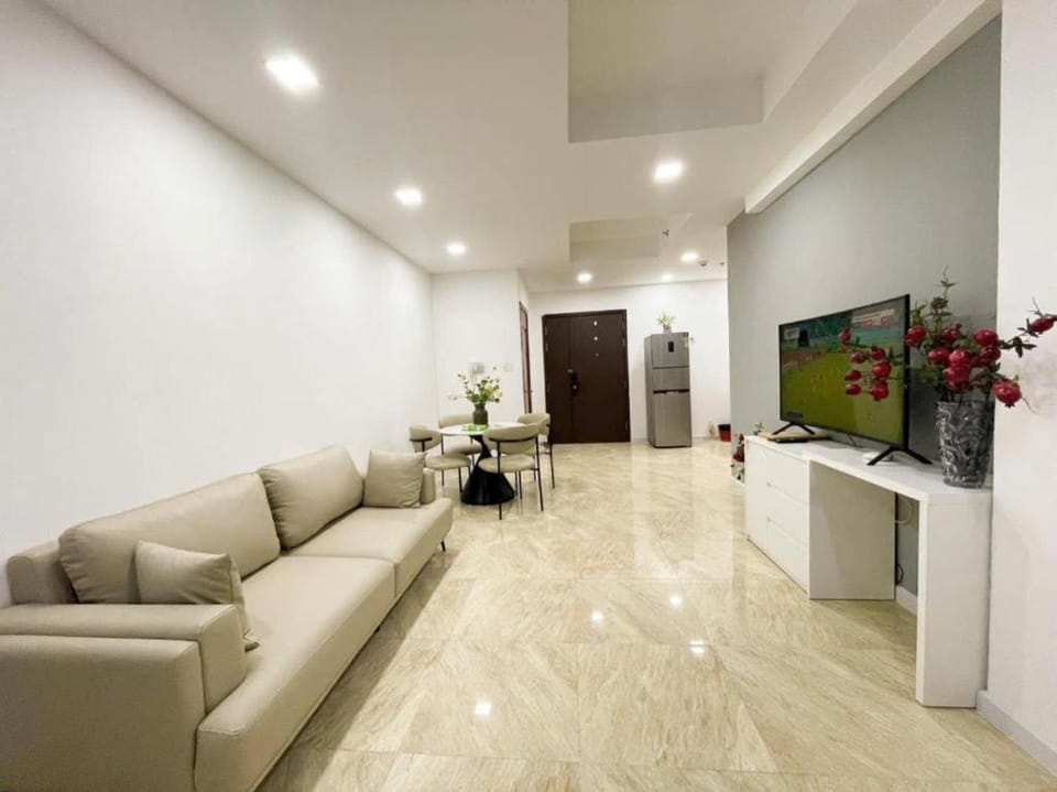 Peaceful Sunrise Apartment near District 1, Pool, Gym and City View Apartment in Ho Chi Minh City