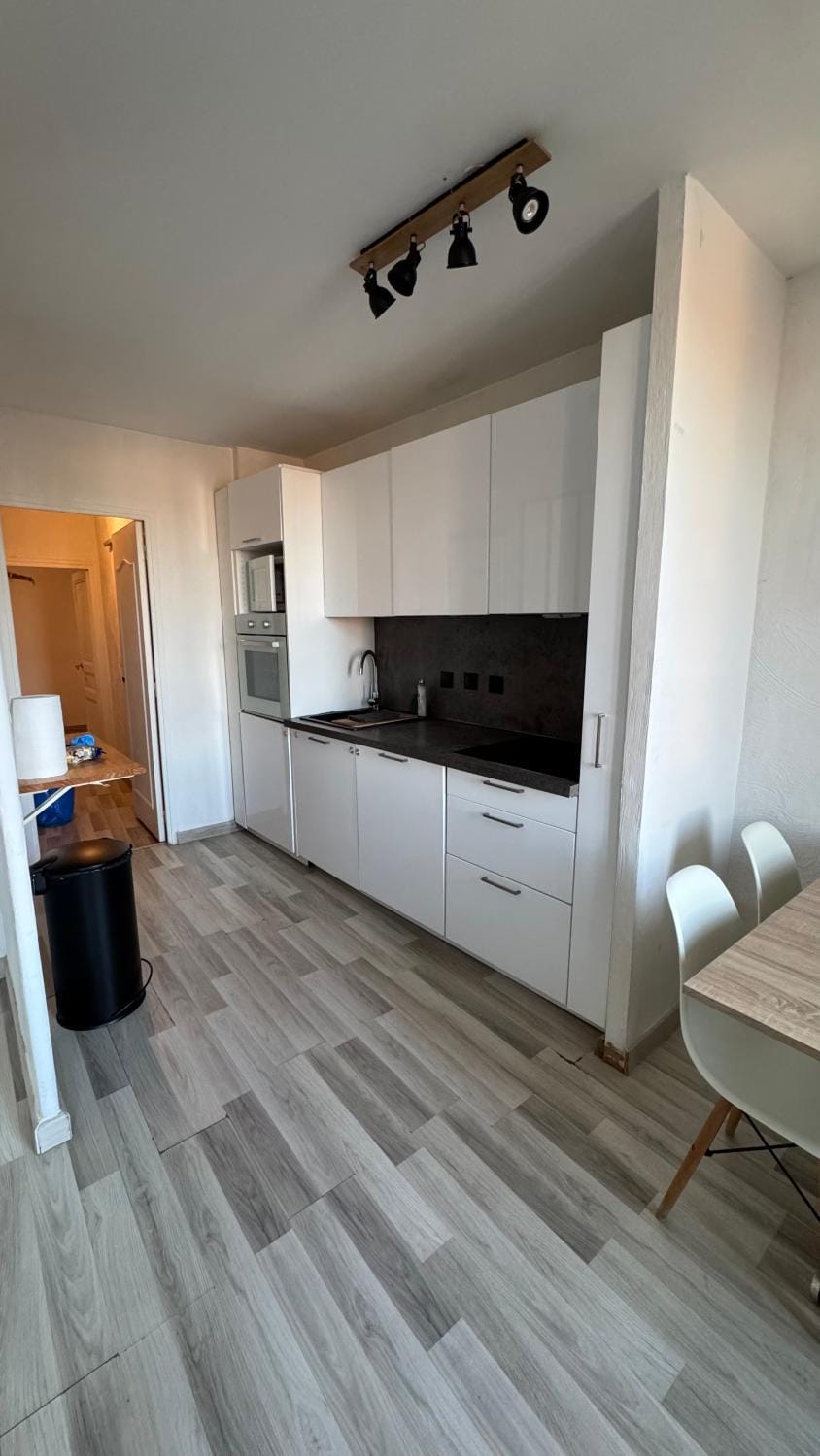 Appartement lumineux au cœur du village Apartment in Roquebrune-sur-Argens