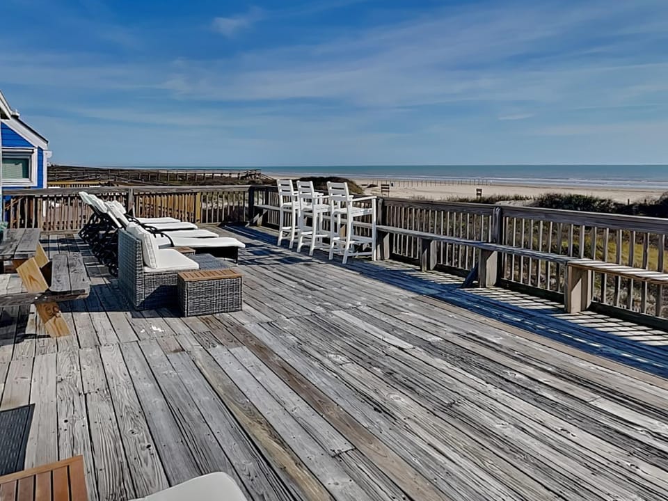Patio, Day, Balcony/Terrace, Seating area, Beach, Sea view