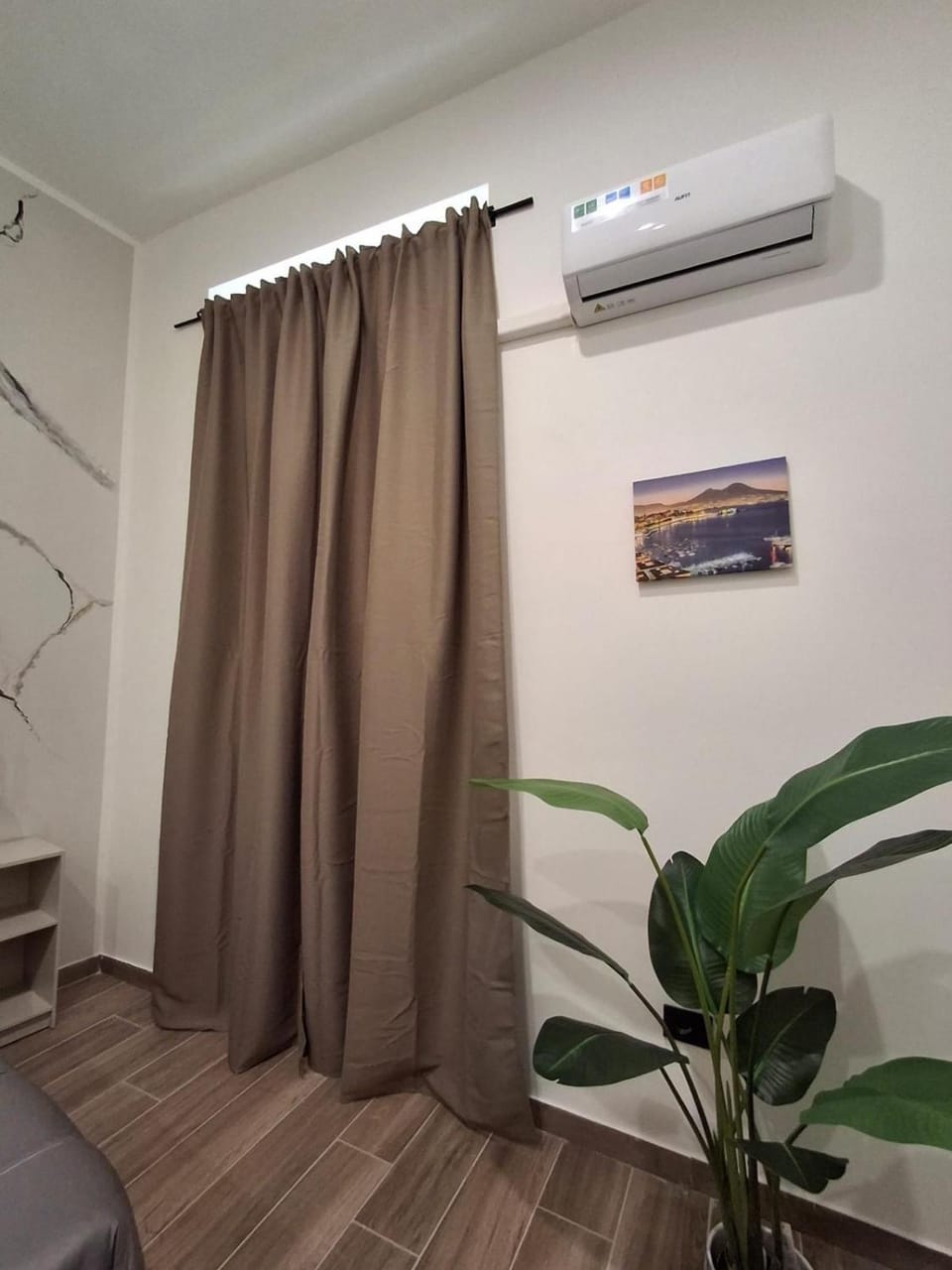 Living room, Seating area, internet, air conditioner