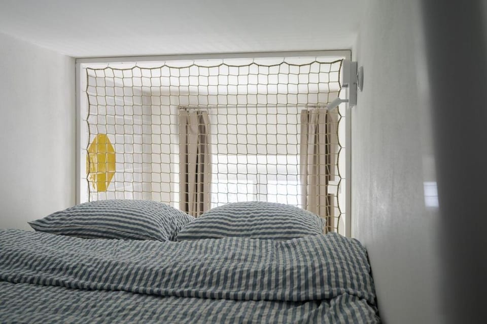 bunk bed