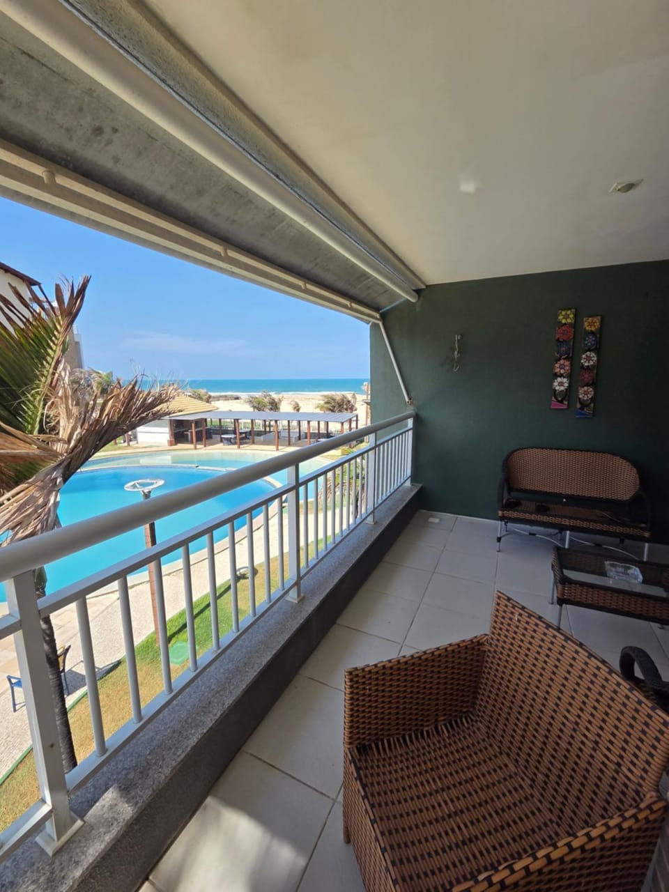 Day, Natural landscape, View (from property/room), Balcony/Terrace, Living room, Seating area, Pool view, Sea view, Swimming pool, sunbed