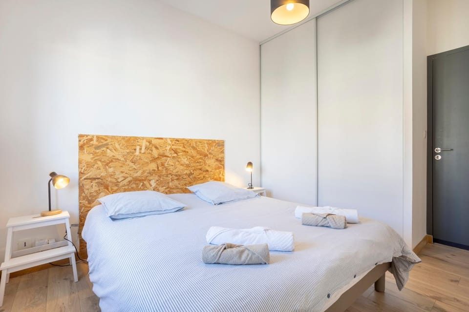 Living room, Bedroom