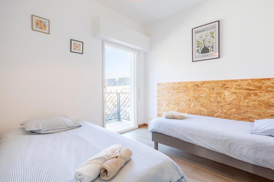 Living room, Bedroom