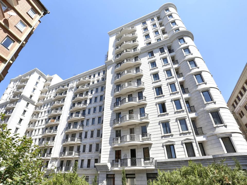 Property building, Day, City view
