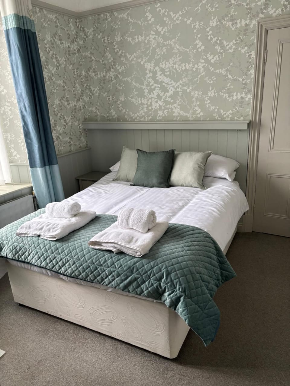 Hazeldene Guest House Bed and Breakfast in Wales