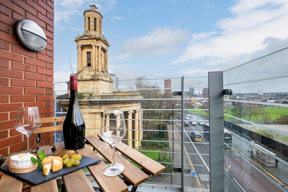 Property building, Bird's eye view, View (from property/room), Balcony/Terrace, Food, Dinner, Location