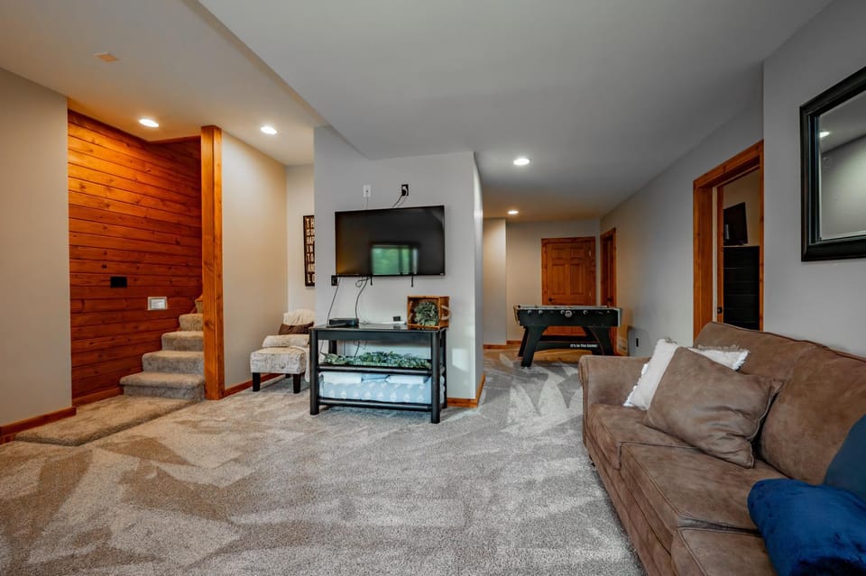 Log Retreat by Railey Vacations House in Deep Creek Lake