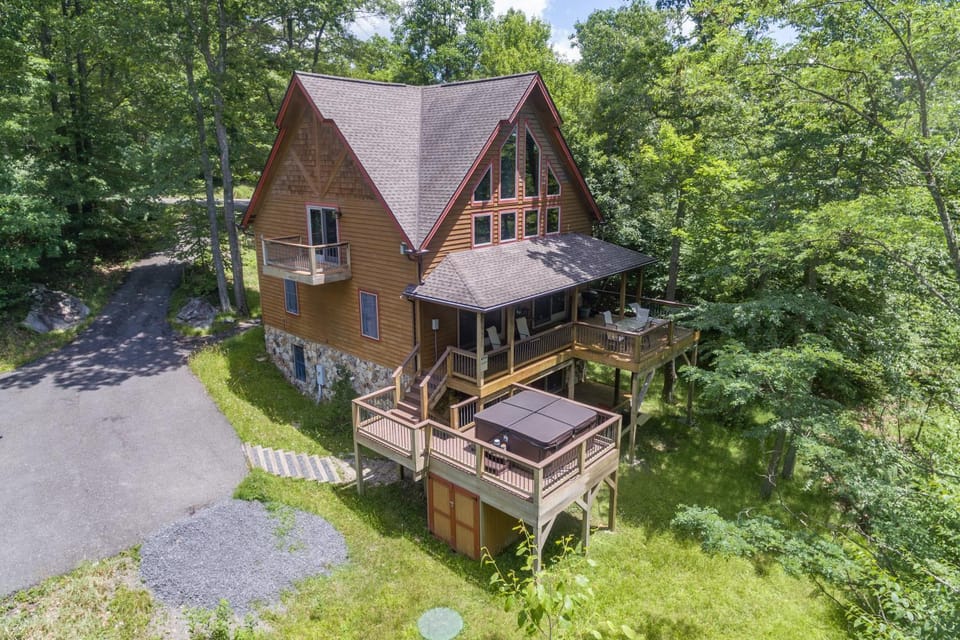 Loreto House in Deep Creek Lake