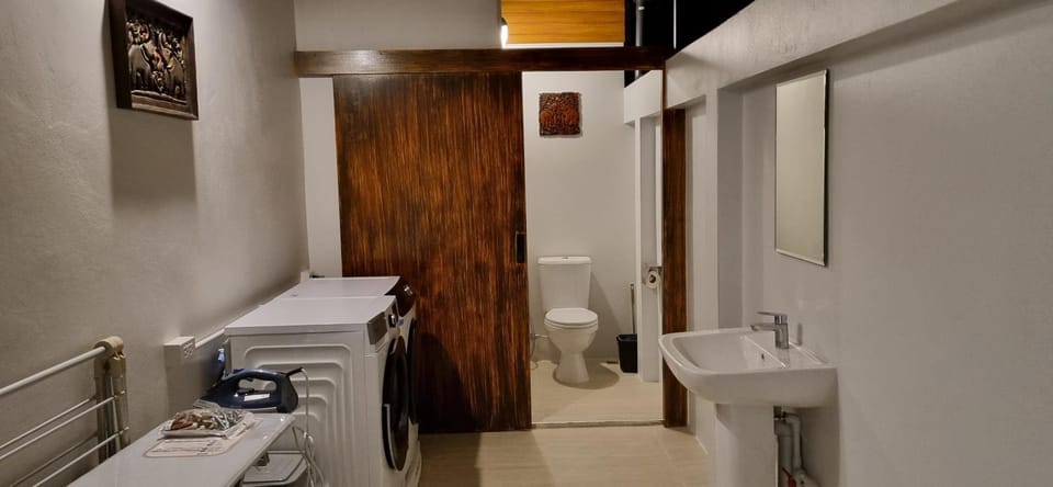 Bathroom, washing machine