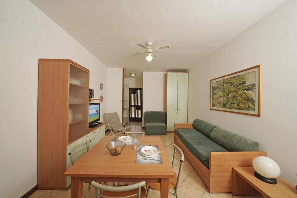 Communal lounge/ TV room, Living room