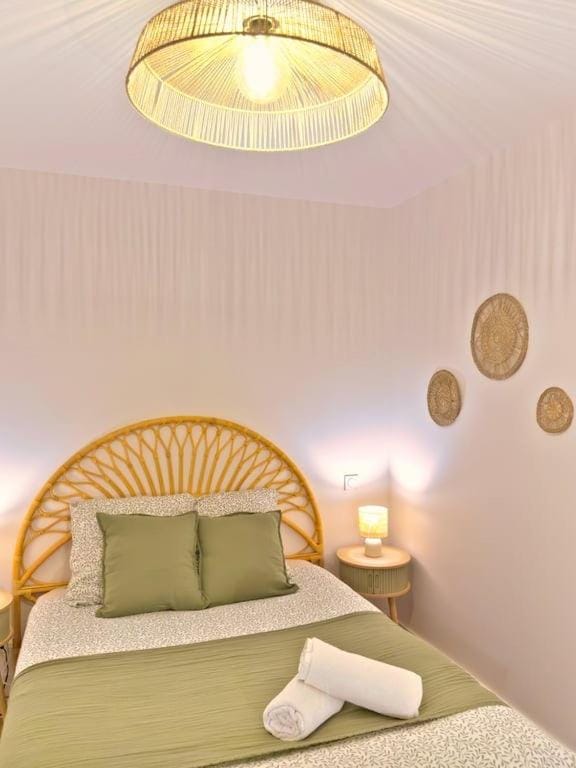 Grand Square -5 min from train station & center Apartment in La Rochelle