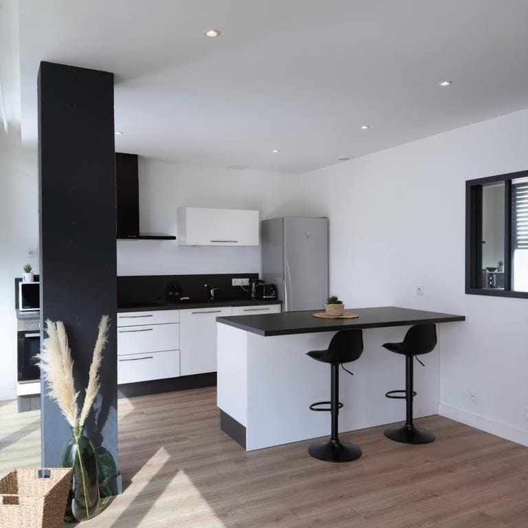 Grand Square -5 min from train station & center Apartment in La Rochelle
