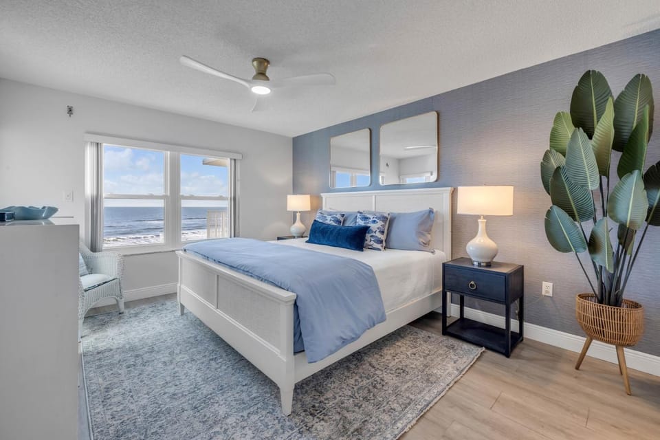 Direct oceanfront Ormond Beach 2/2 with private balcony, heated pool and garage Apartment in Ormond By The Sea