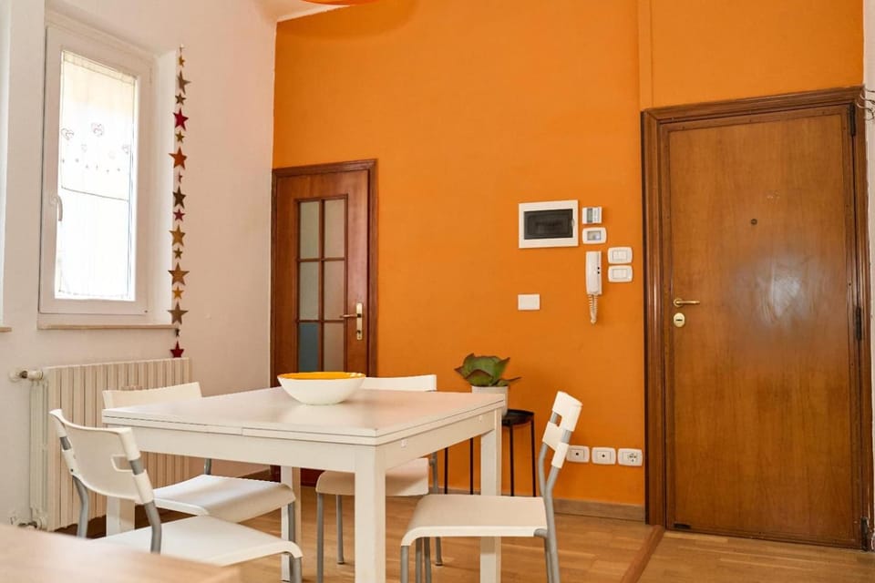 Living room, Seating area, Dining area, Inner courtyard view, heating, heating