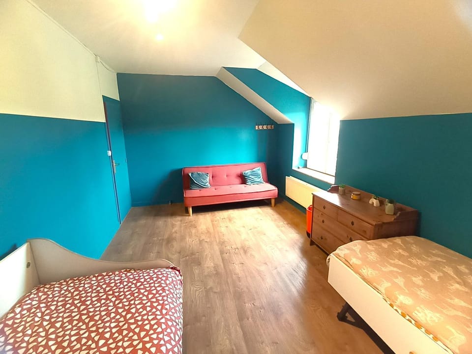 Bed, Photo of the whole room