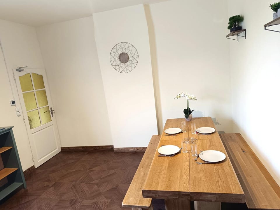Living room, Dining area